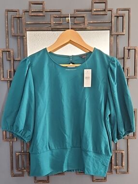 New With Tag ANN Taylor Size M TEAL green Top Cutout Back